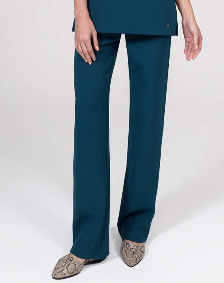 CR474 - Classic straight leg trouser in Luxury Crepe